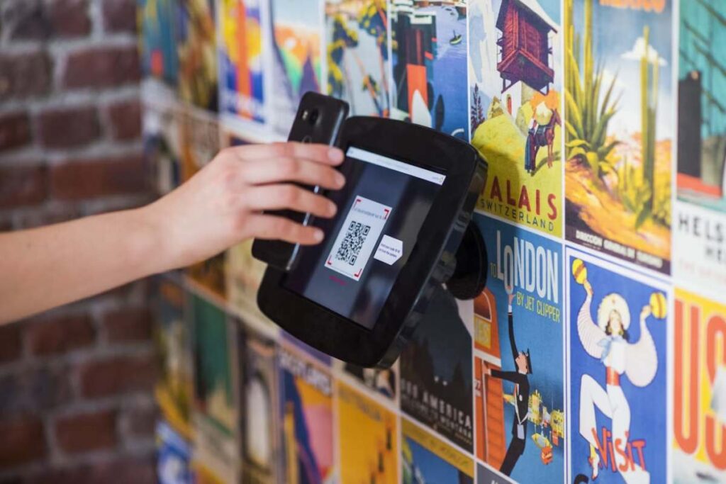 QR Codes and Modern Life: Seamlessly Bridging the Physical and Digital Worlds QR Codes